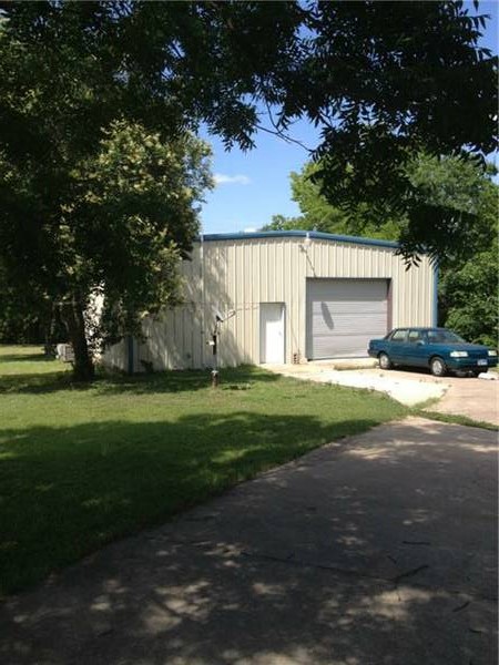1800 Sq Ft. WAREHOUSE AVAILABLE NOW!!