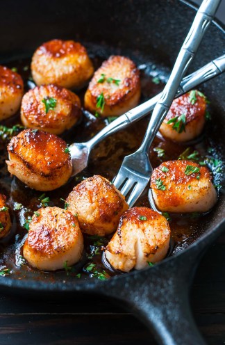 sriracha-seared-scallops-recipe-peasandcrayons-0941