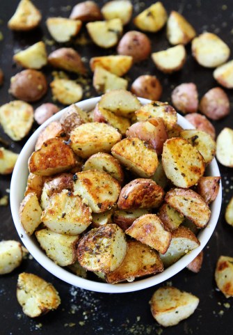 Roasted-Parmesan-Pesto-Potatoes-15