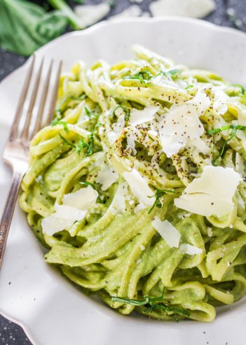 avocado-and-spinach-pasta