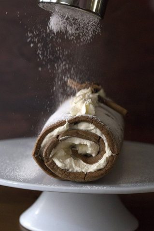 Gingerbread-Cake-Roll-copy