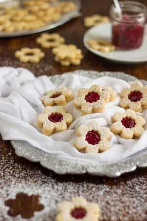Homemade-Linzer-Cookies-with-Raspberry-Jam-Recipe