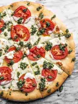 White-Pizza-with-Parsley-Pesto-Drizzle-V3