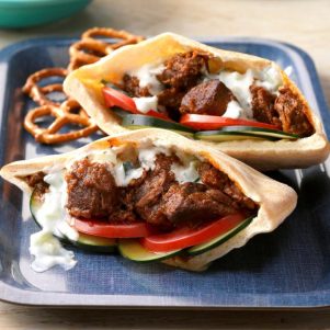 Lamb-Pitas-with-Yogurt-Sauce_EXPS_SDAS17_197943_D04_04_06_4b-696x696