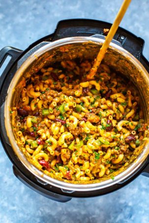 Instant-Pot-Chili-Mac-and-Cheese-5-790x1185